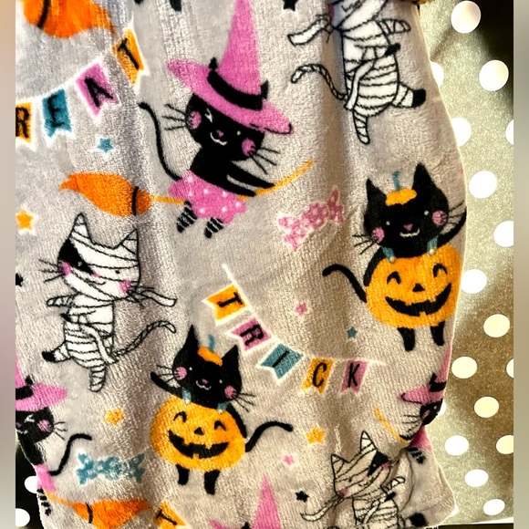 Halloween Kitty Cats in Costumes Plush Throw Blanket + Treat Bag Purple Orange - Picture 3 of 9